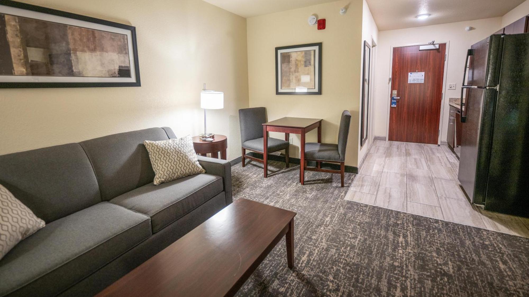Cobblestone Hotel & Suites - Lamar Exterior photo
