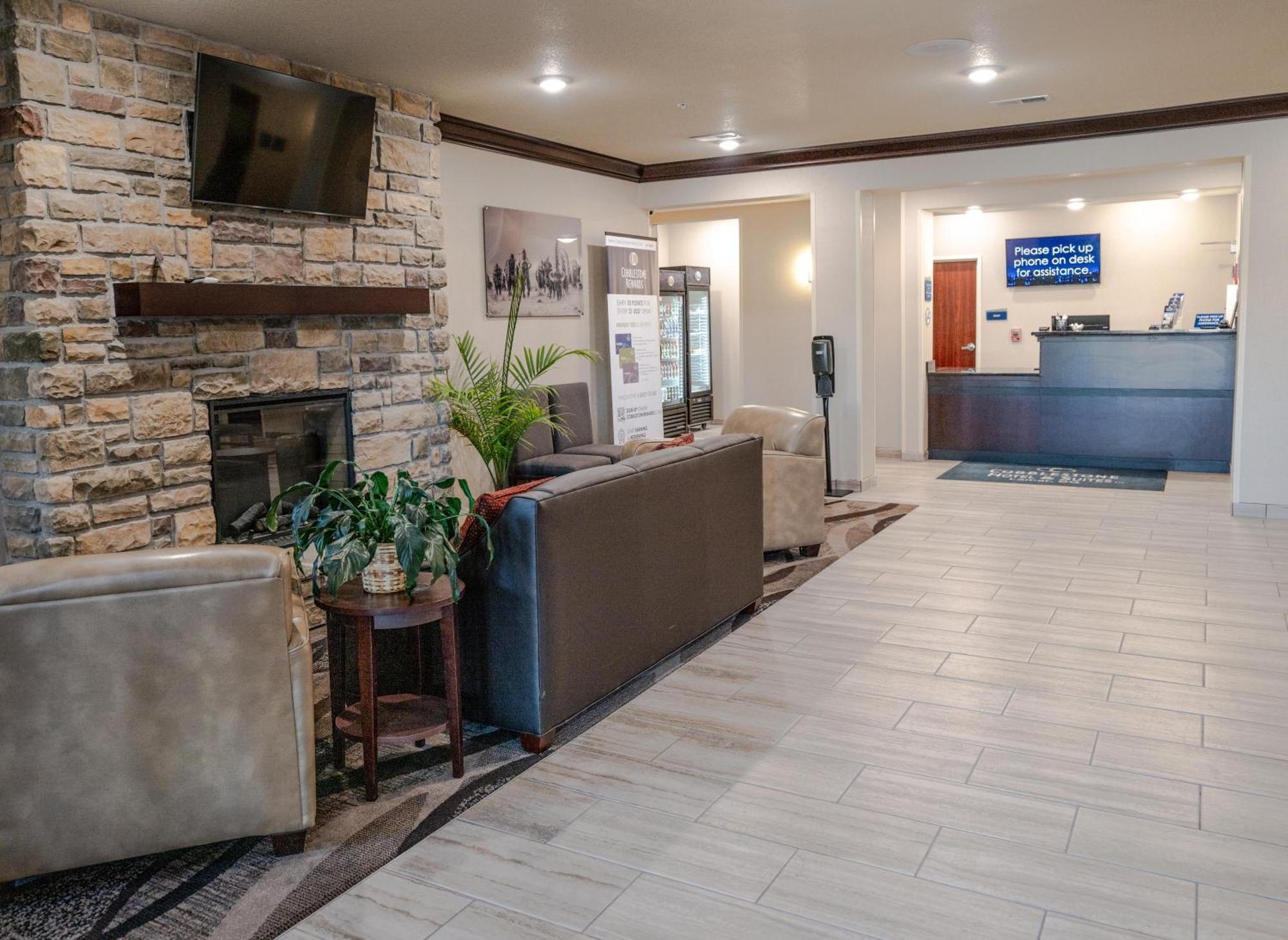 Cobblestone Hotel & Suites - Lamar Exterior photo